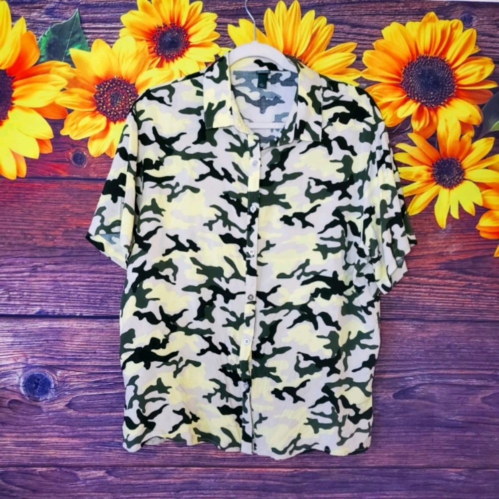 Wild fable Camo Shirt Women's Green Yellow Tie